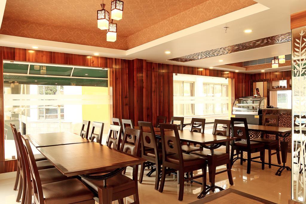 The Circle Club Inn Kolkata Bagian luar foto