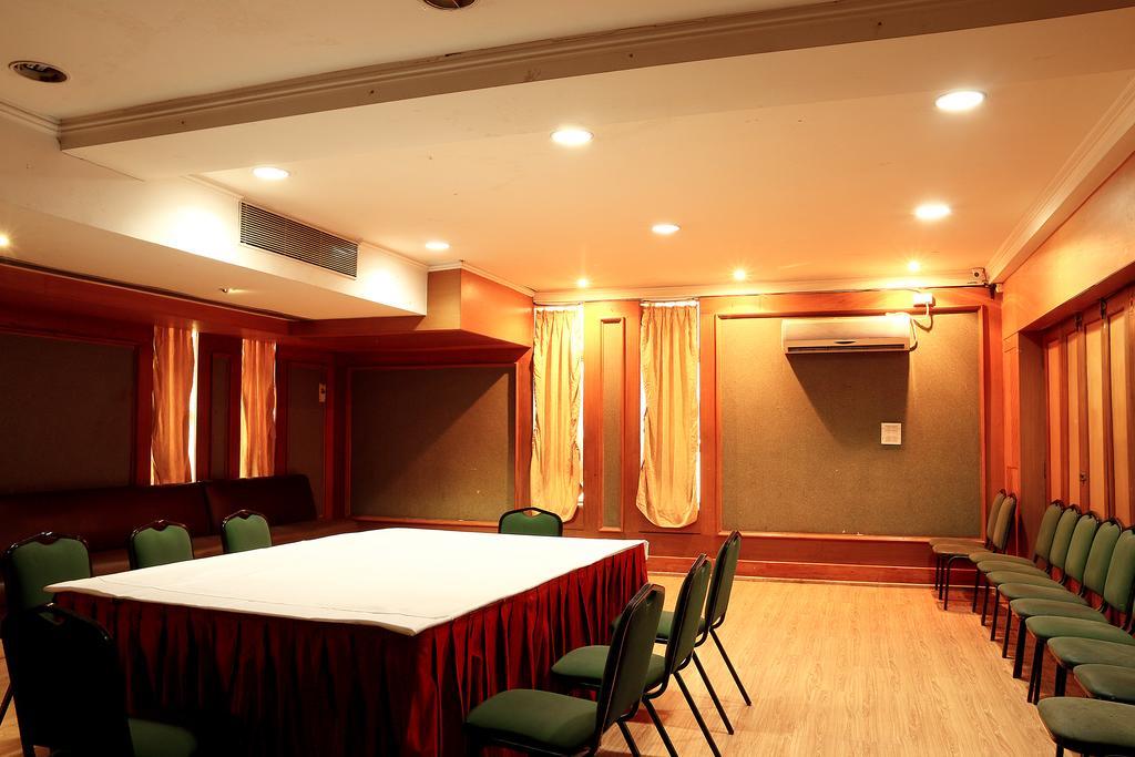 The Circle Club Inn Kolkata Bagian luar foto